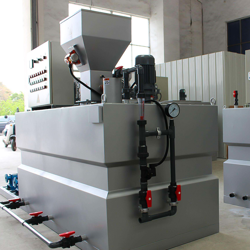 Three-compartment dosing device